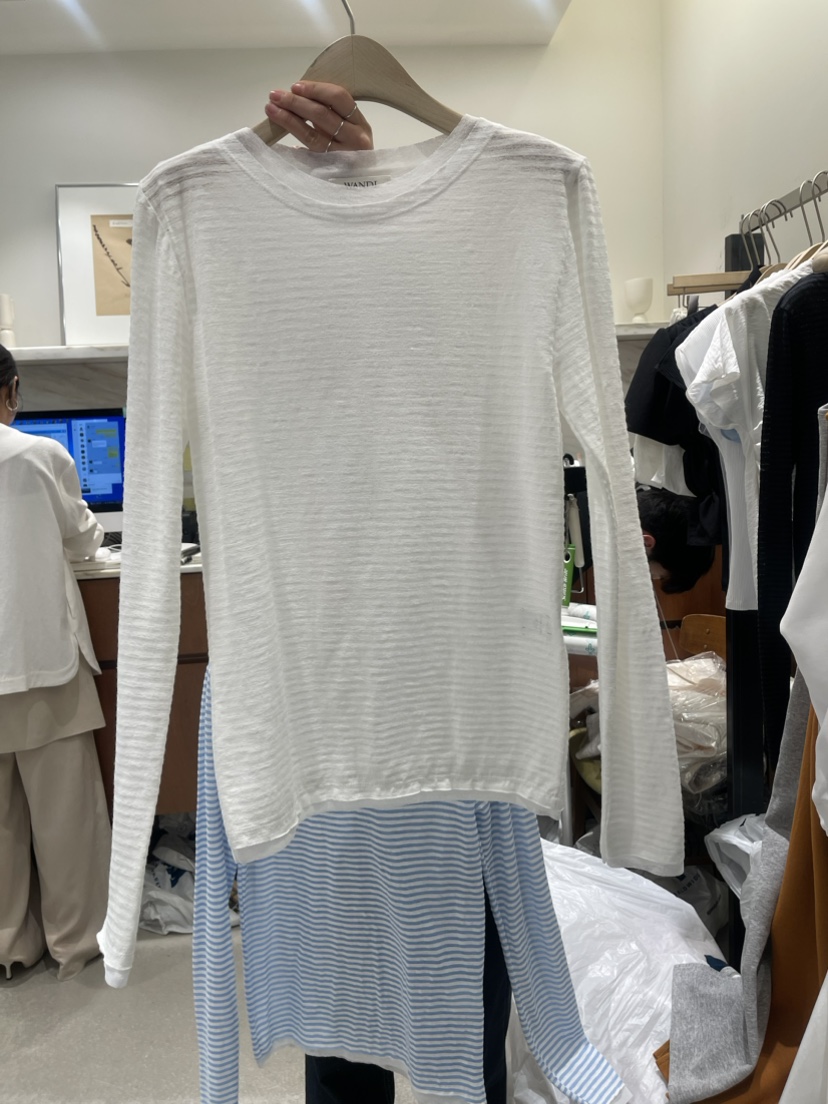 W AND J韓國直郵東大門實拍女裝新品真品24春夏長袖T恤W AND J長袖T恤圖色2