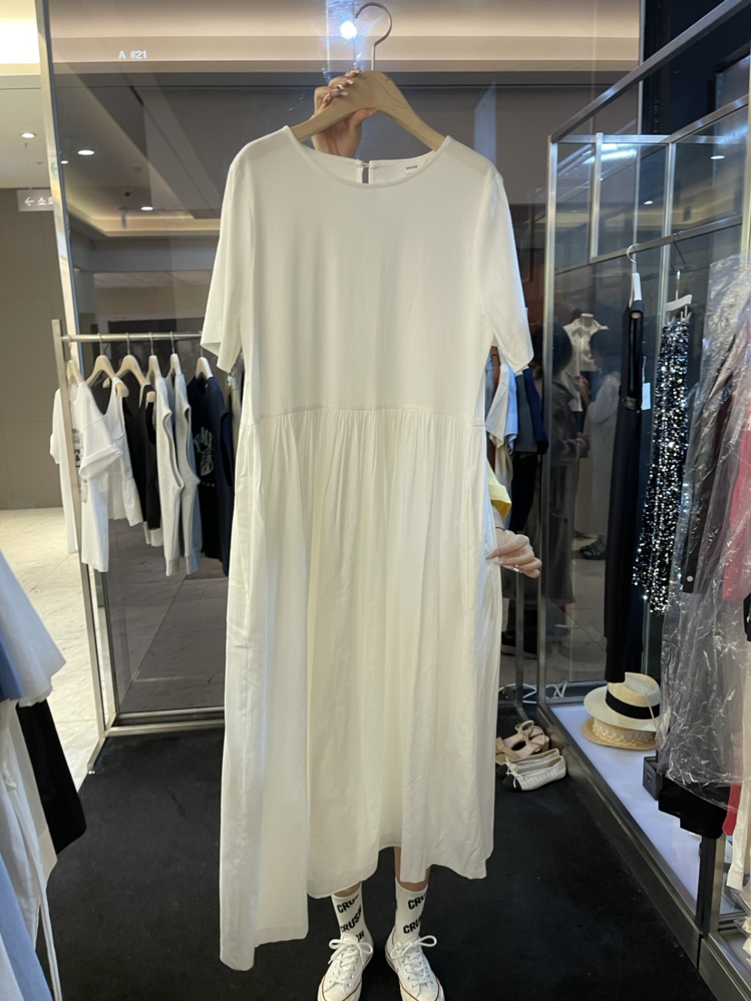 POUCH韓國直郵東大門實拍女裝新品職業休閑熱賣24春夏連衣裙POUCH連衣裙