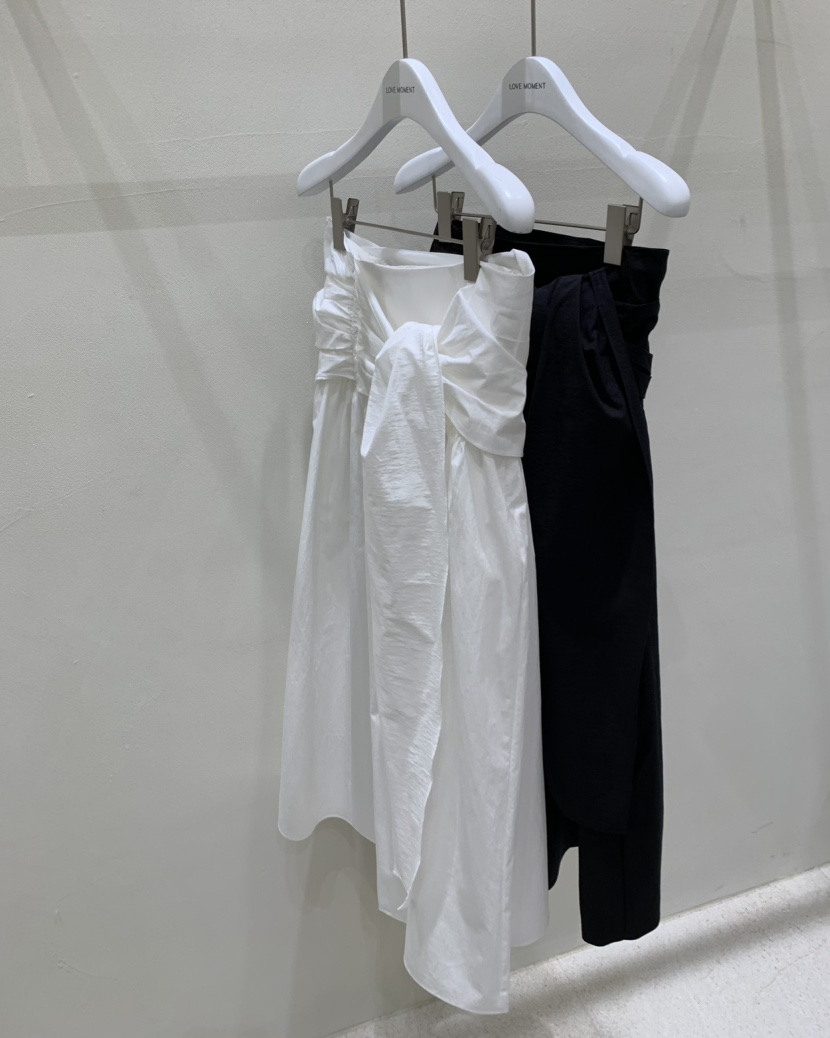 LOVE MOMENT韓國直郵女裝新品推薦熱賣真品時尚24春夏連衣裙LOVE MOMENT連衣裙