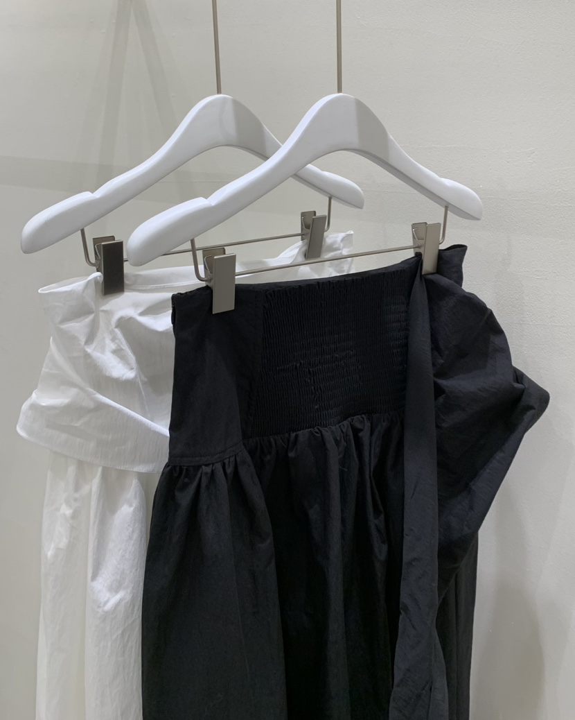 LOVE MOMENT韓國直郵女裝新品推薦熱賣真品時尚24春夏連衣裙LOVE MOMENT連衣裙