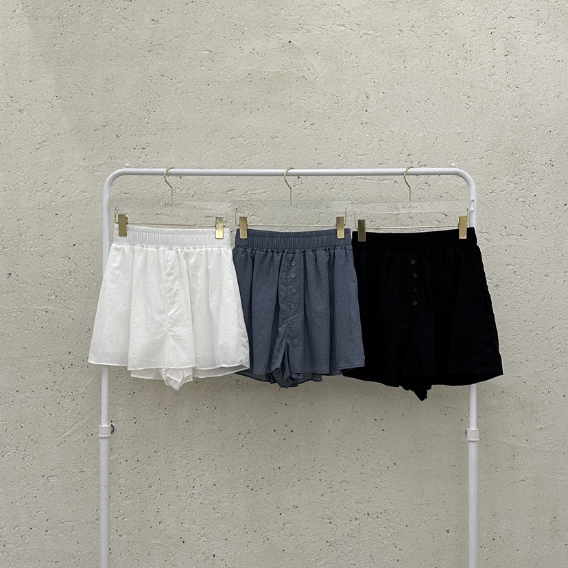 Three color韓國直郵女裝新款熱賣人氣時尚職業24春夏短褲Three color短褲
