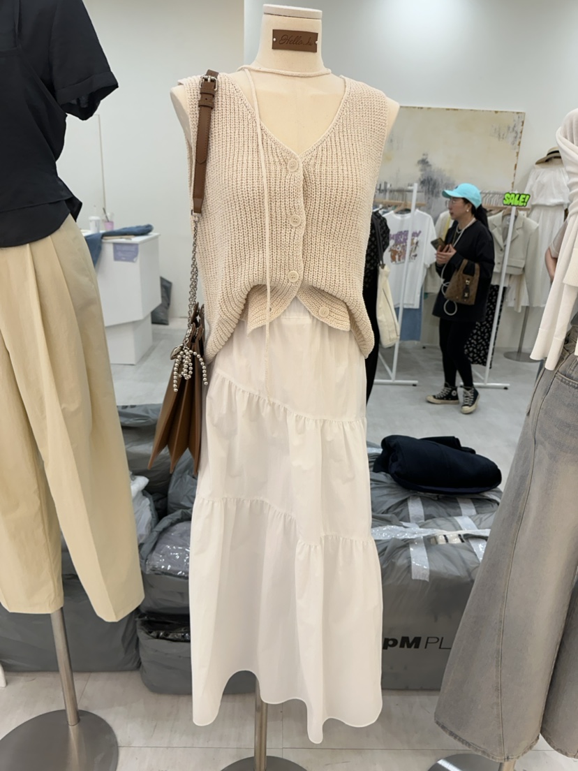 Hello Hi韓國直郵東大門代購女裝新品推薦人氣真品熱賣馬甲Hello Hi馬甲