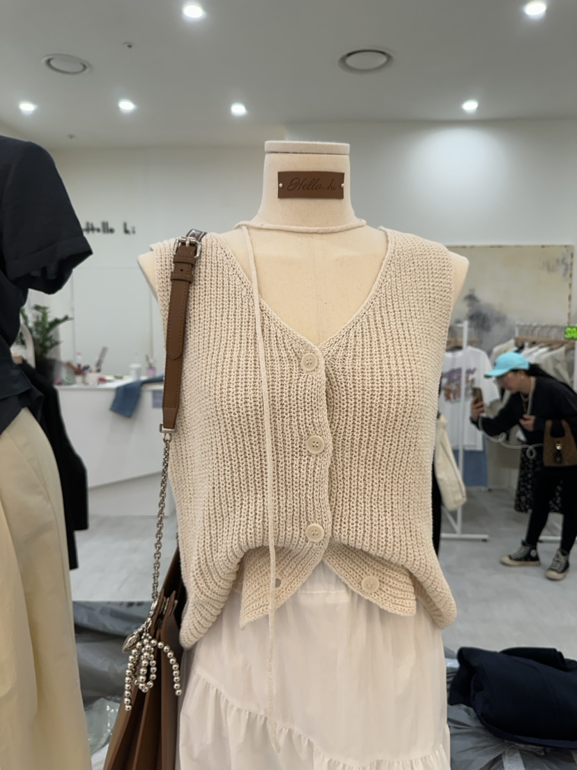 Hello Hi韓國直郵東大門代購女裝新品推薦人氣真品熱賣馬甲Hello Hi馬甲