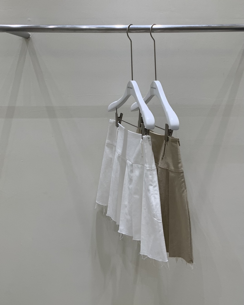 LOVE MOMENT韓國直郵東大門代購女裝新品職業推薦短裙百褶LOVE MOMENT短裙