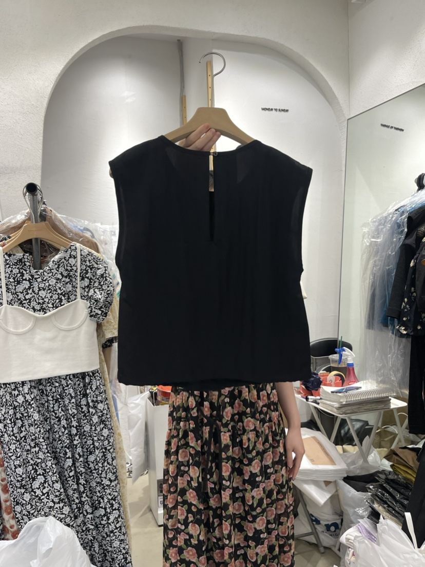 MONDAY TO SUNDAY直郵韓國代購女裝新品熱賣人氣吊帶背心MONDAY TO SUNDAY吊帶/背心