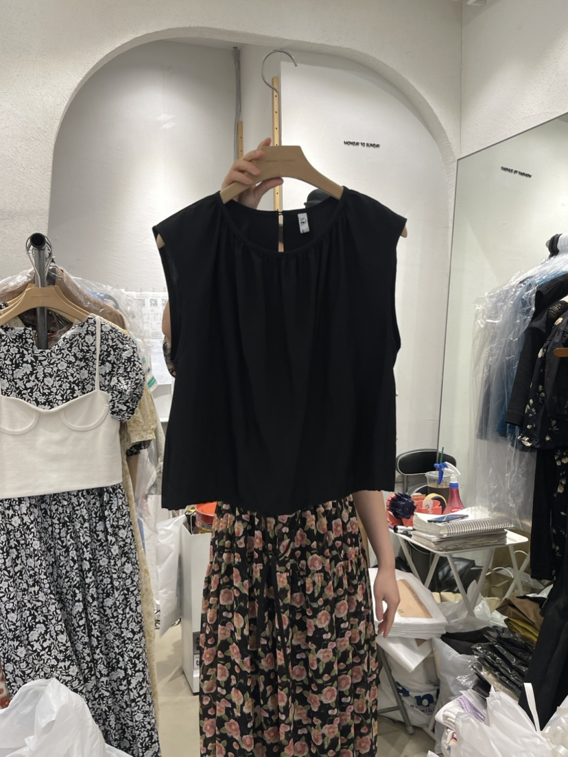 MONDAY TO SUNDAY直郵韓國代購女裝新品熱賣人氣吊帶背心MONDAY TO SUNDAY吊帶/背心圖色2
