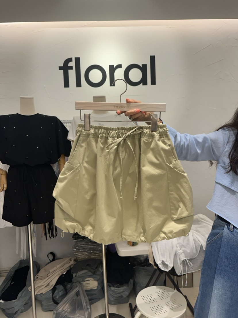 FLORAL直郵韓國代購女裝新品推薦職業時尚真品熱賣休閑短裙floral短裙圖色1