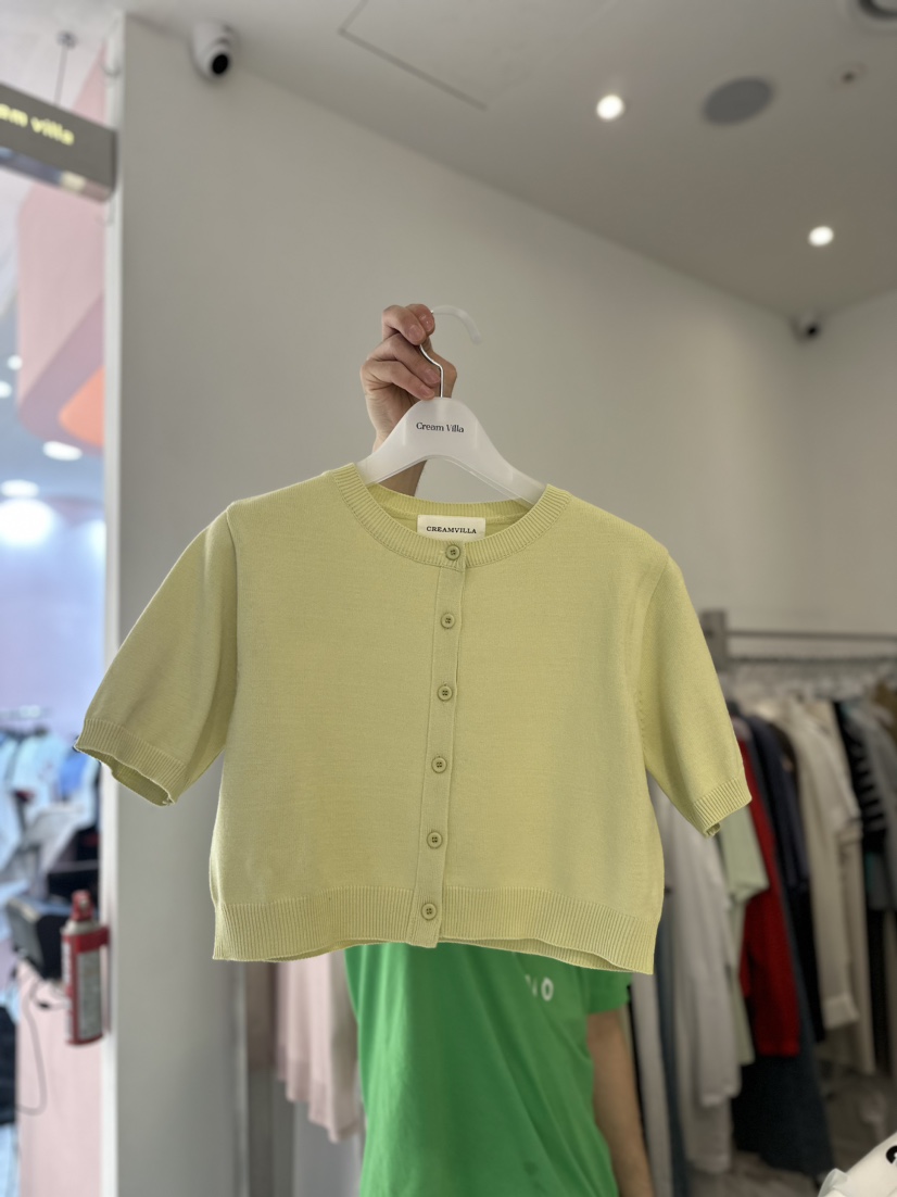 CREAM VILLA（此品牌名稱會遭售假投訴，建議淘寶店鋪商品名稱中不要使用）直郵韓國代購女裝新品真品針織衫短款CREAMVILLA針織衫圖色1