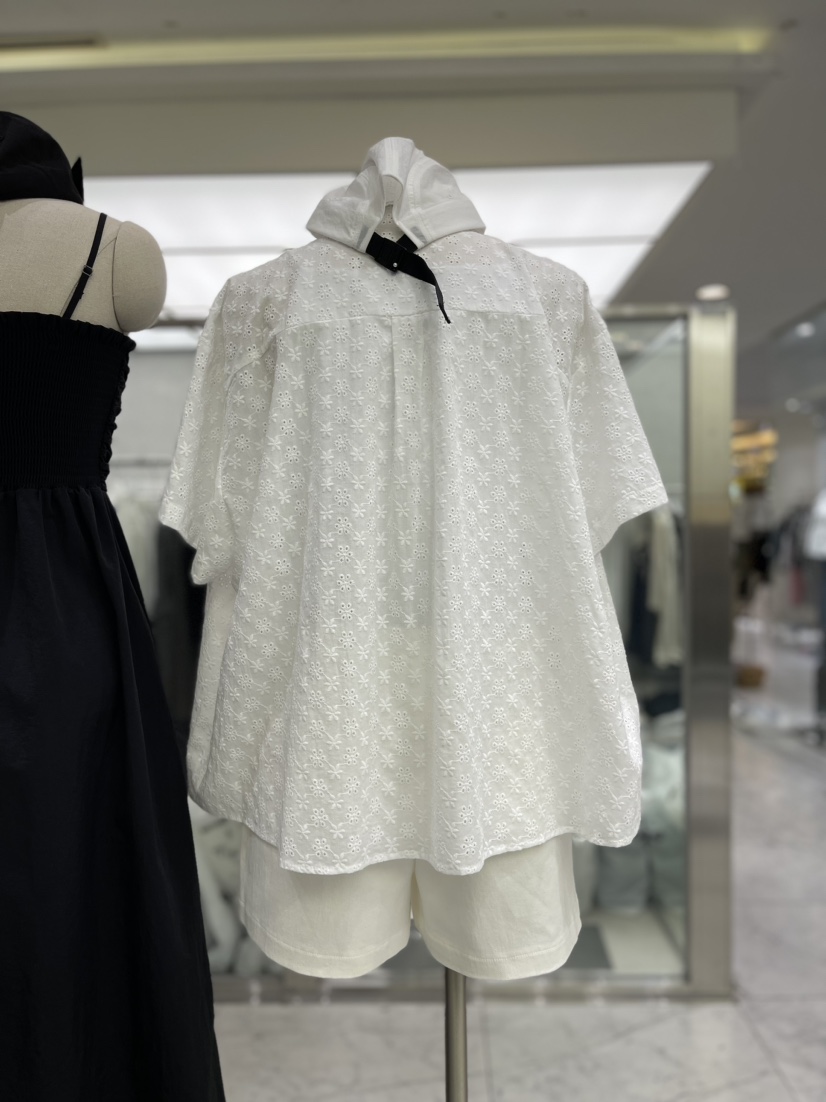 VIVEL韓國直郵女裝新品真品職業休閑24春夏襯衫蕾絲衫蕾絲VIVEL襯衫/蕾絲衫