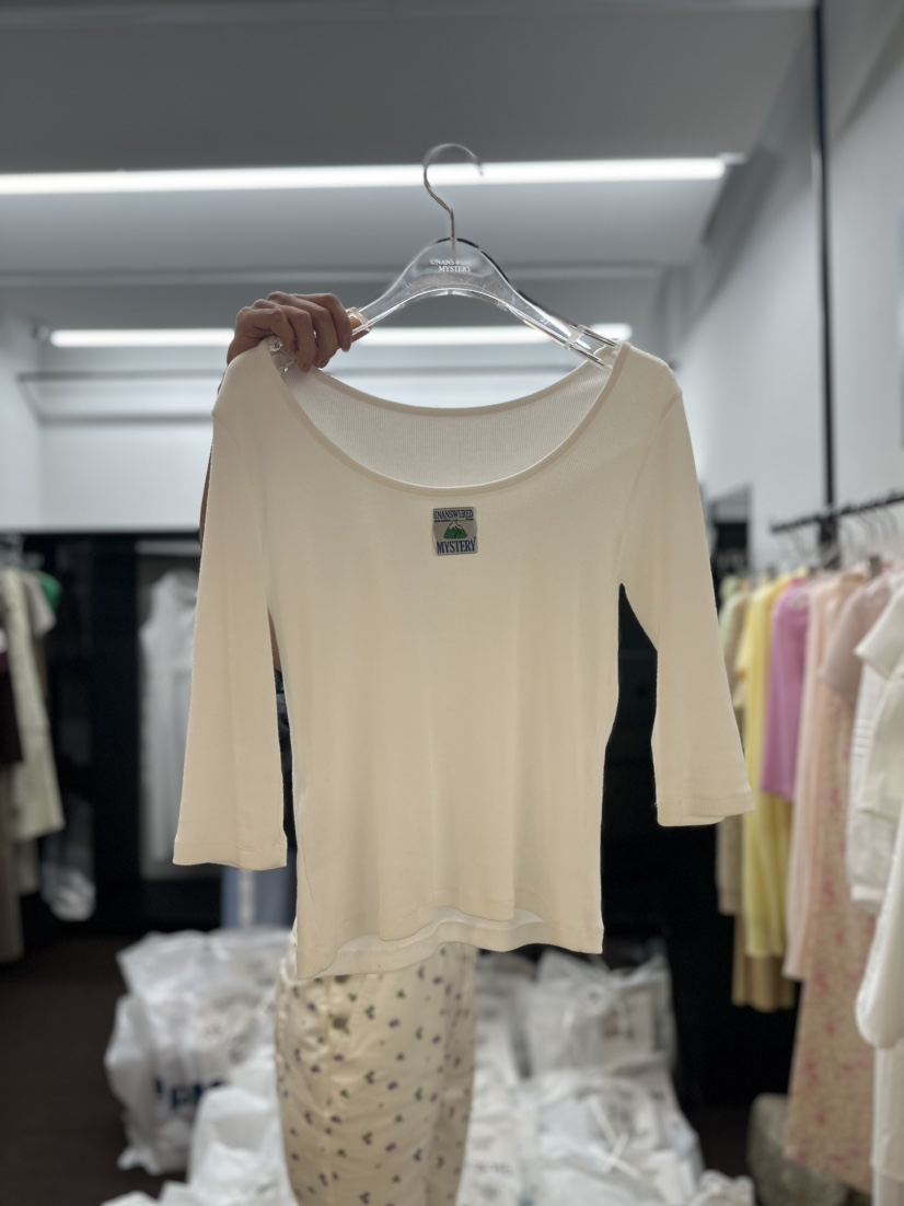 UNANSWERED/MYSTERY韓國直郵東大門代購女裝新品休閑長袖T恤UNANSWERED/MYSTERY長袖T恤圖色1
