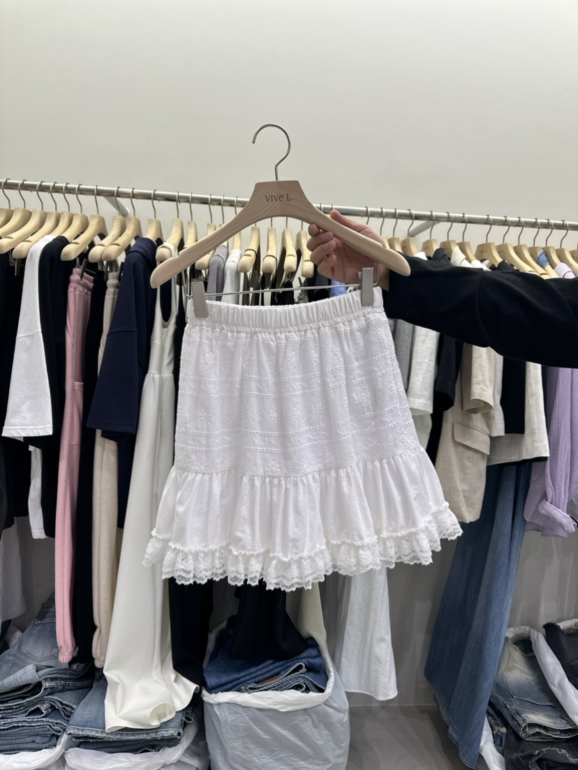 VIVEL韓國直郵東大門實拍女裝新款24春夏職業熱賣短裙蕾絲VIVEL短裙