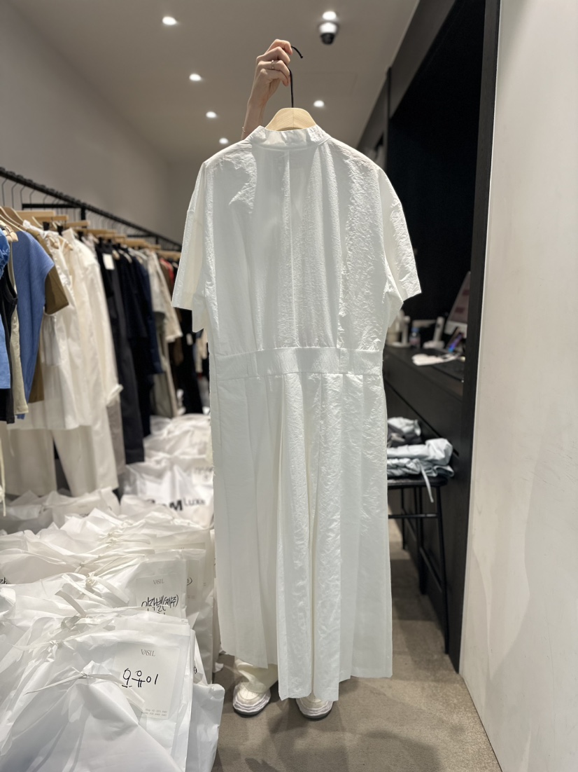 VASIL韓國直郵東大門實拍女裝新品推薦時尚職業熱賣人氣連衣裙VASIL連衣裙