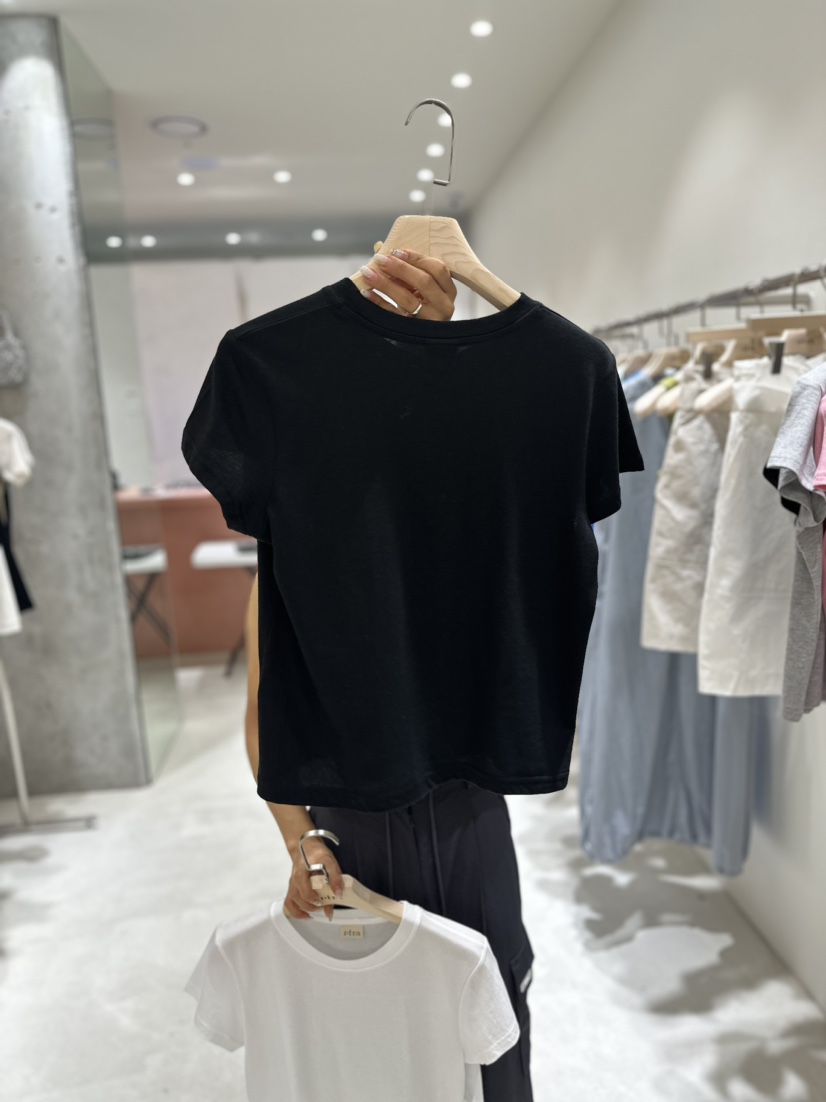 piTa韓國直郵東大門實拍女裝新品休閑推薦真品24春夏T恤刺繡THE VERLIN/piTaT恤