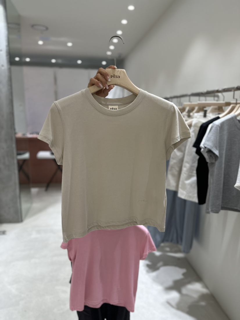 piTa韓國直郵東大門實拍女裝新品休閑推薦真品24春夏T恤刺繡THE VERLIN/piTaT恤