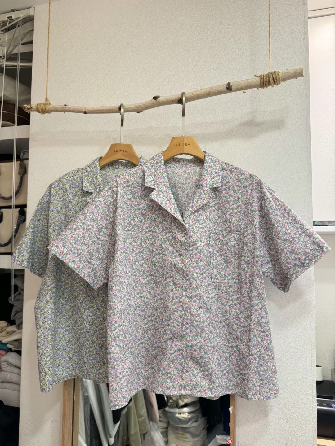 Le vral韓國直郵東大門實拍女裝新品時尚職業24春夏襯衫蕾絲衫Le vral襯衫/蕾絲衫圖色2左二色