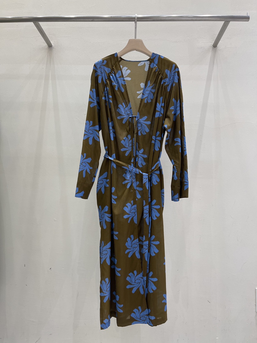 MU i韓國直郵東大門實拍女裝新品人氣職業時尚24秋夏連衣裙Mu:i-Q連衣裙圖色2