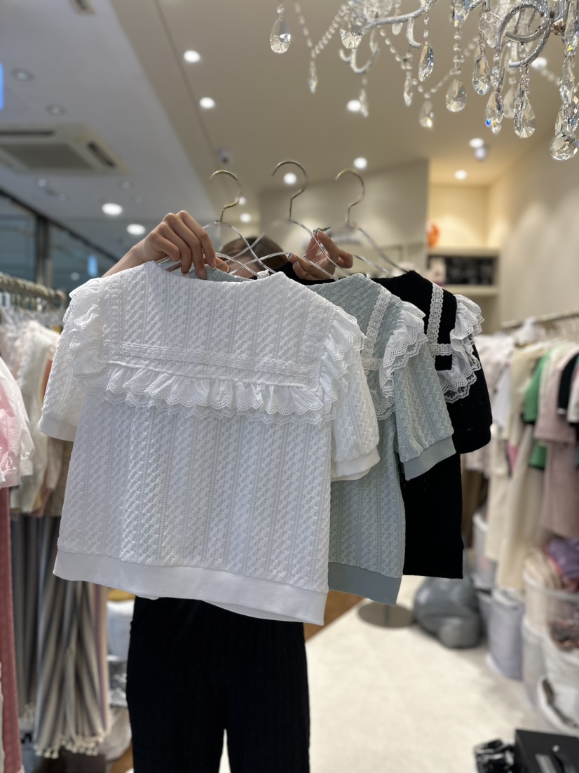 81 MARKET韓國直郵東大門代購女裝新品人氣真品襯衫蕾絲衫81 MARKET-L襯衫/蕾絲衫