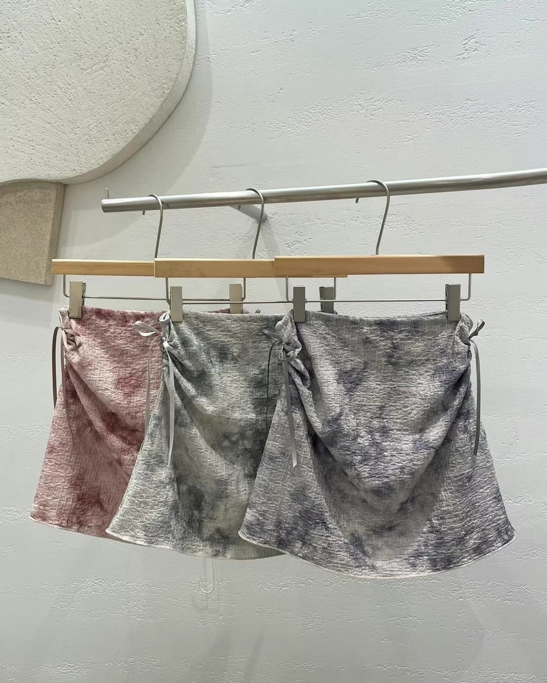 OEUF韓國直郵東大門代購女裝新品真品人氣熱賣時尚推薦短裙OEUF短裙圖色2左二色