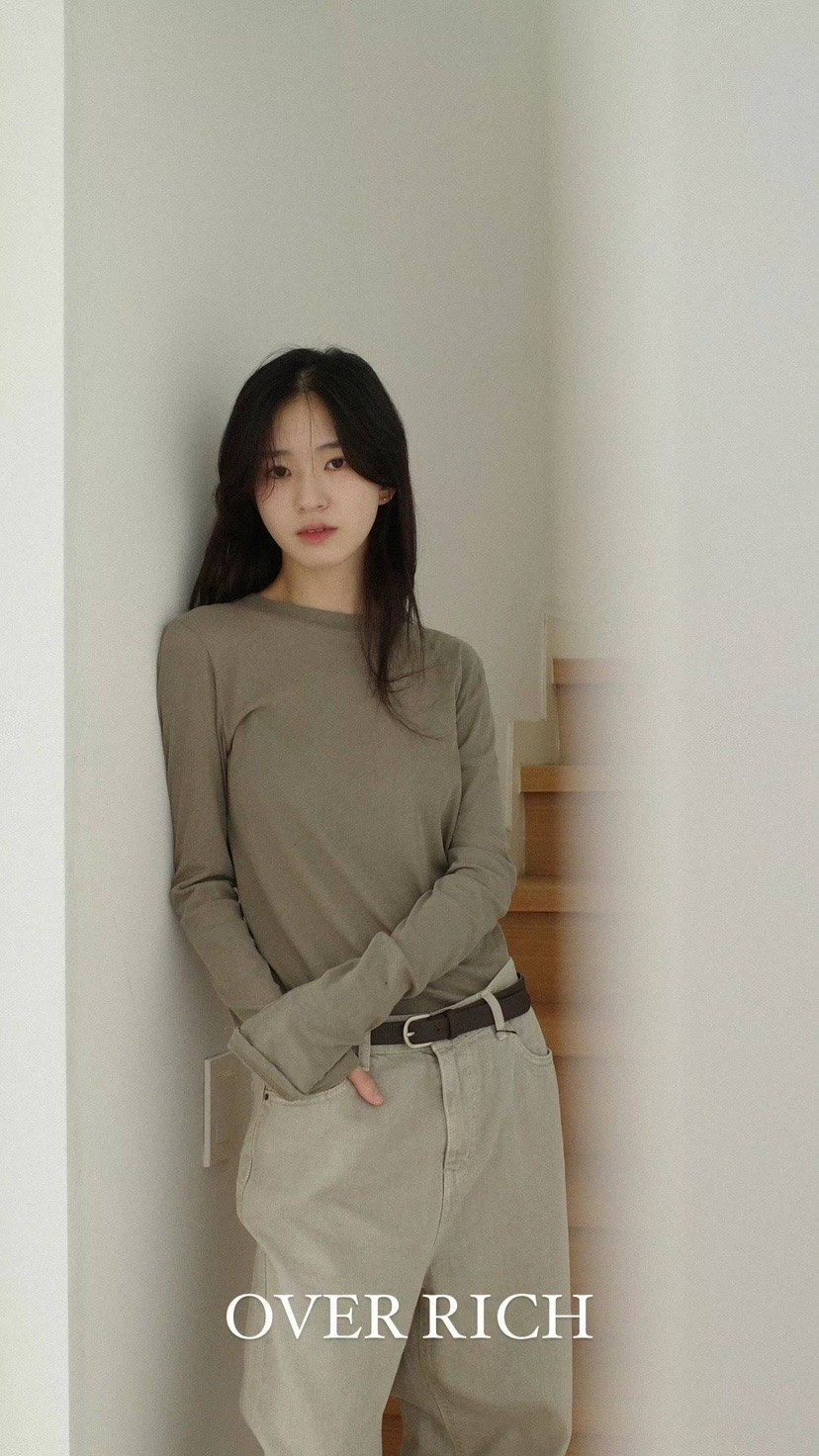 OVER RICH韓國直郵東大門實拍女裝新款人氣時尚推薦長袖T恤OVER RICH長袖T恤
