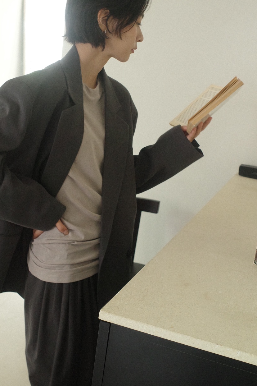 OVER RICH韓國直郵東大門實拍女裝新款人氣時尚推薦長袖T恤OVER RICH長袖T恤