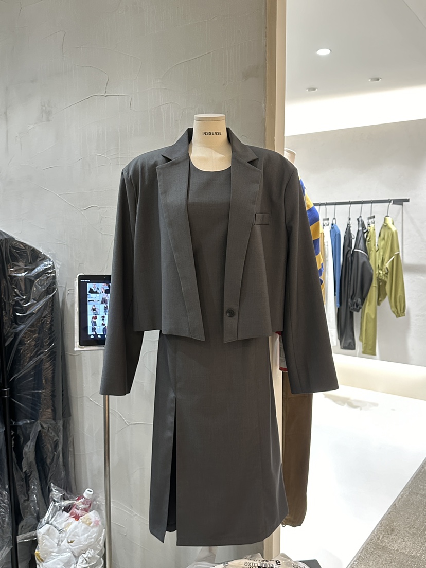 INSSENSE-A韓國直郵女裝新品熱賣人氣24春夏連衣裙羊毛超長INSSENSE-A連衣裙