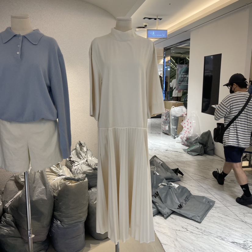 ROOM K韓國直郵東大門實拍女裝新品休閑24秋冬連衣裙百褶ROOM K連衣裙圖色1