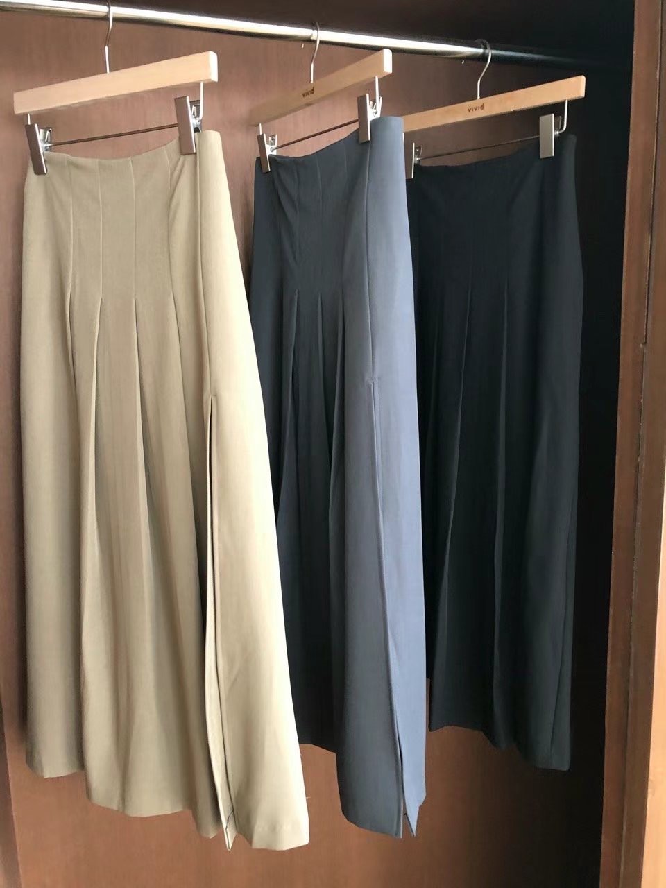 VIVID韓國直郵東大門代購女裝新品時尚職業熱賣長裙百褶長款VIVID長裙