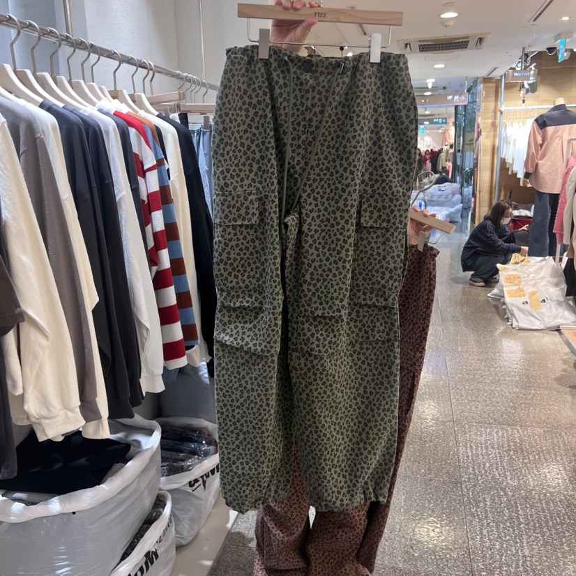 FIZZ韓國直郵東大門代購女裝新品熱賣推薦24秋冬休閑褲口袋FIZZ休閑褲圖色2