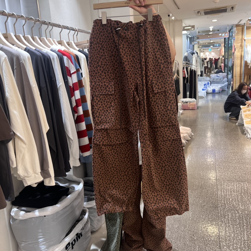 FIZZ韓國直郵東大門代購女裝新品熱賣推薦24秋冬休閑褲口袋FIZZ休閑褲圖色3