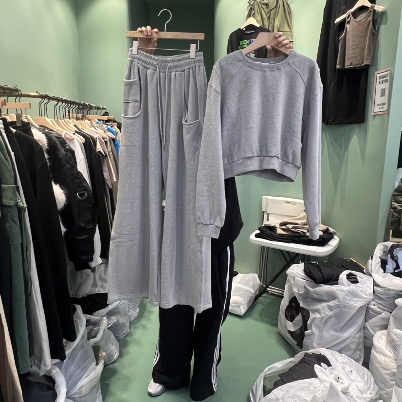 ROMANTIC NEWYORK韓國直郵東大門實拍女裝新品熱賣人氣套裝ROMANTIC NEWYORK套裝圖色1
