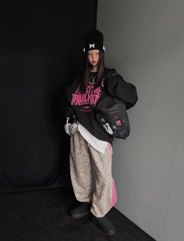 KSUBI直郵韓國代購女裝新品人氣休閑24秋冬熱賣職業時尚衛衣KSUBI衛衣