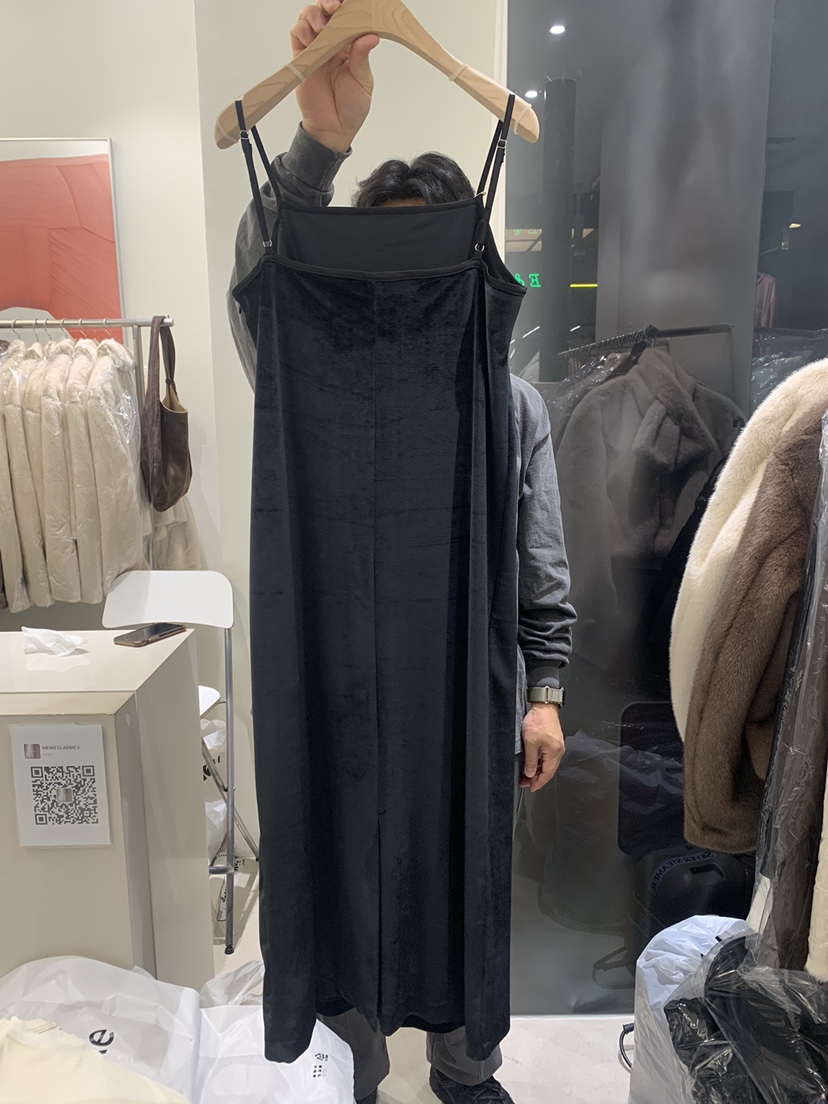 MEMO CLASSIC韓國直郵女裝新款熱賣推薦休閑24秋冬連衣裙天鵝絨MEMO CLASSIC連衣裙