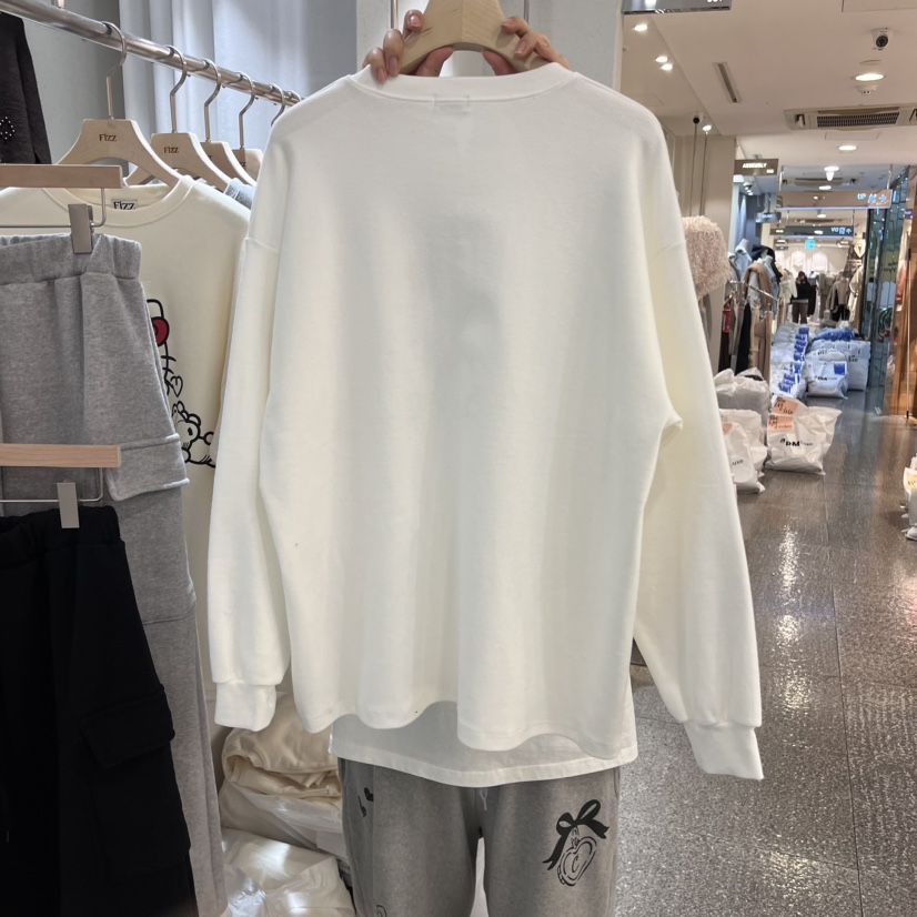 FIZZ東大門代購女裝新款真品時尚推薦人氣職業熱賣24秋夏長袖T恤FIZZ長袖T恤