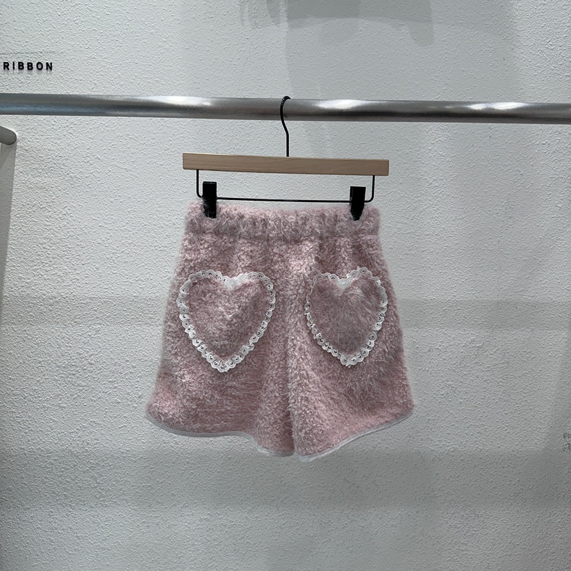 BLACK RIBBON-A東大門實拍女裝新款休閑推薦熱賣短褲抓絨BLACK RIBBON-A短褲