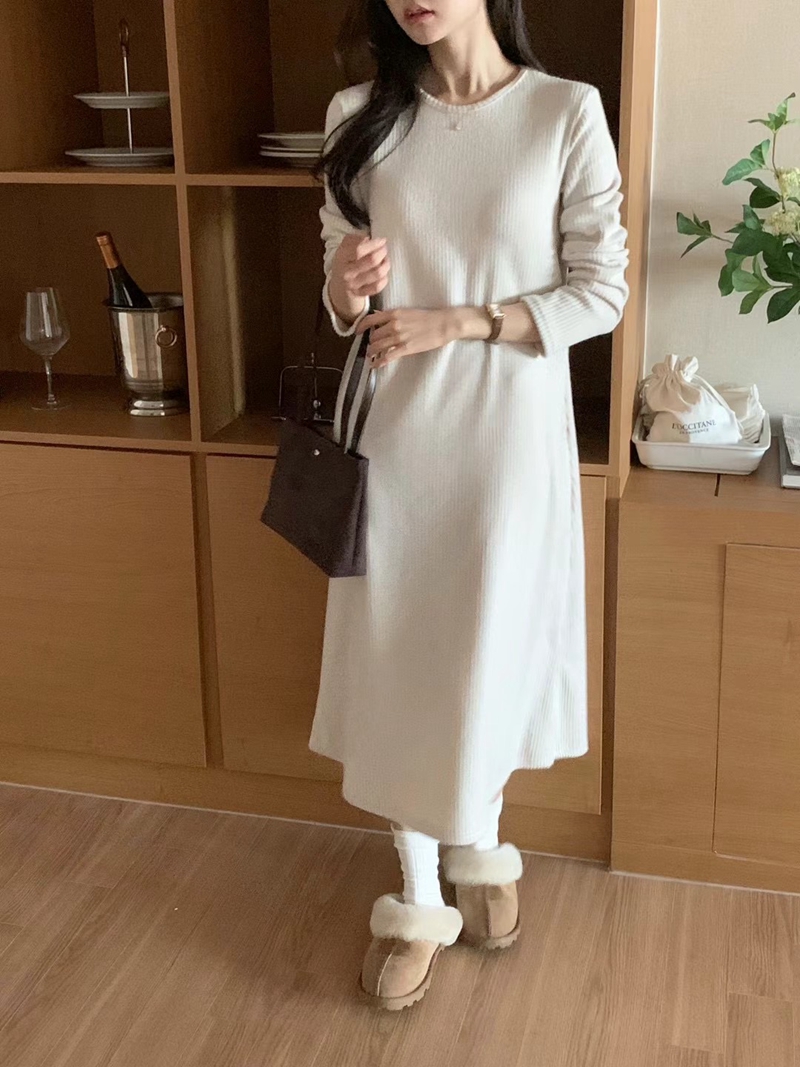 AND韓國直郵東大門實拍女裝新品推薦人氣職業24秋冬連衣裙羅紋空空連衣裙