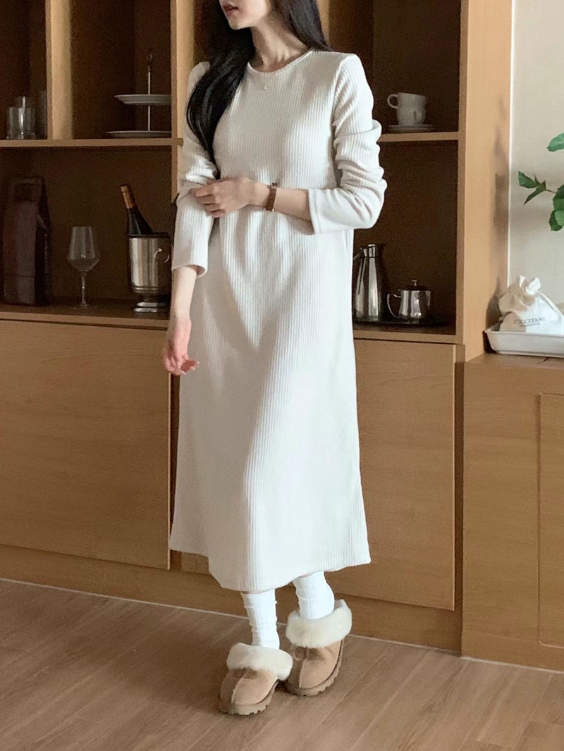 AND韓國直郵東大門實拍女裝新品推薦人氣職業24秋冬連衣裙羅紋空空連衣裙