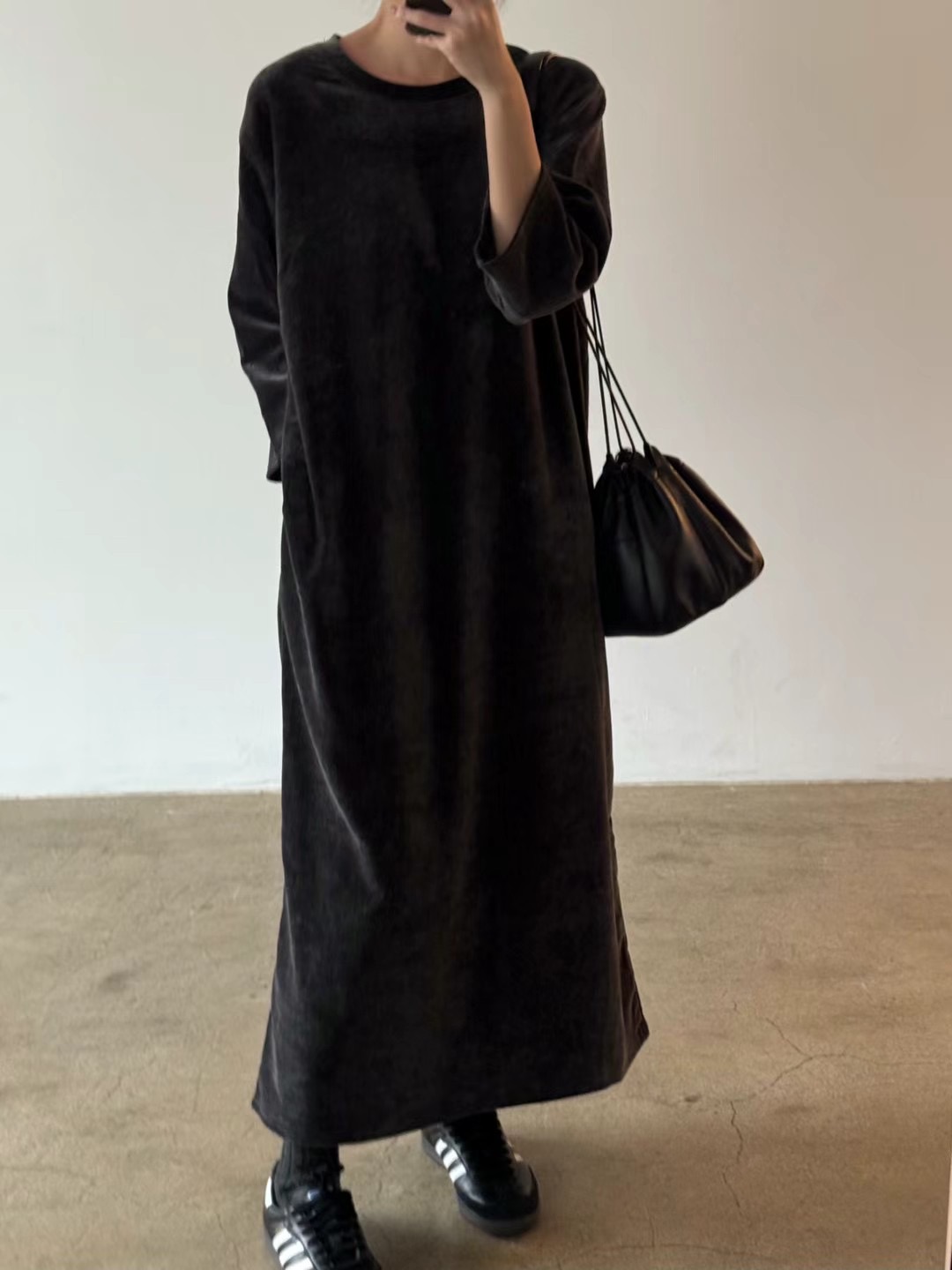 around110韓國直郵東大門代購女裝新款24秋冬休閑連衣裙天鵝絨around110連衣裙