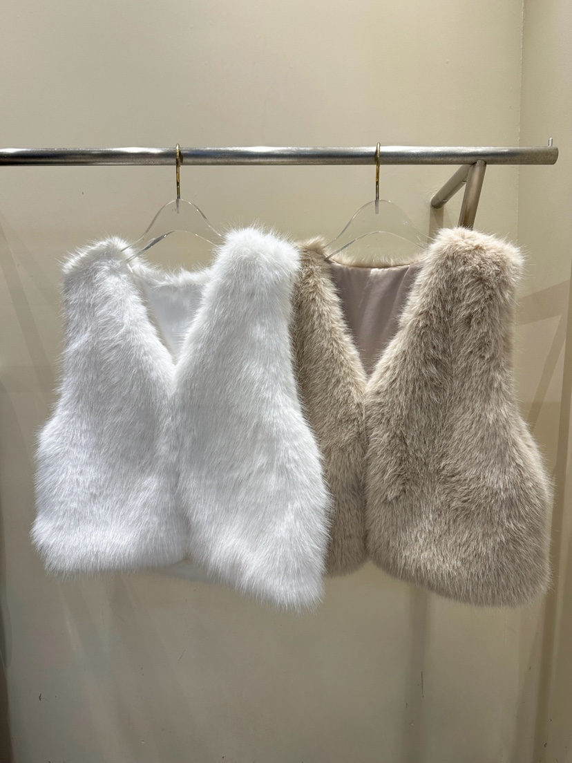 81 MARKET-L韓國直郵東大門實拍女裝新品時尚人氣馬甲毛皮81 MARKET-L馬甲