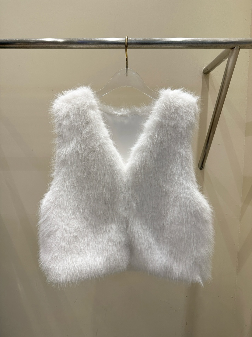 81 MARKET-L韓國直郵東大門實拍女裝新品時尚人氣馬甲毛皮81 MARKET-L馬甲