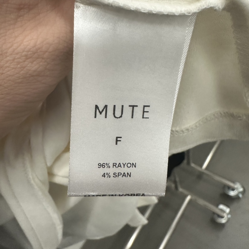 MUTE-P東大門實拍女裝新品時尚真品人氣熱賣職業長袖T恤春款MUTE長袖T恤