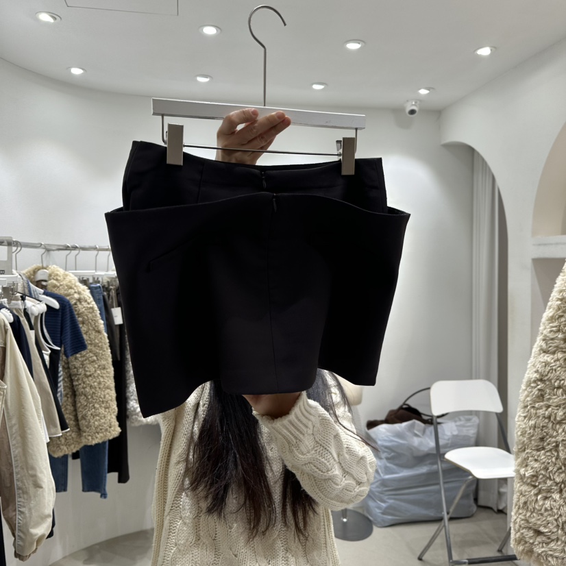 INNI韓國直郵東大門實拍女裝新品休閑時尚真品25春夏短裙絨inni短裙