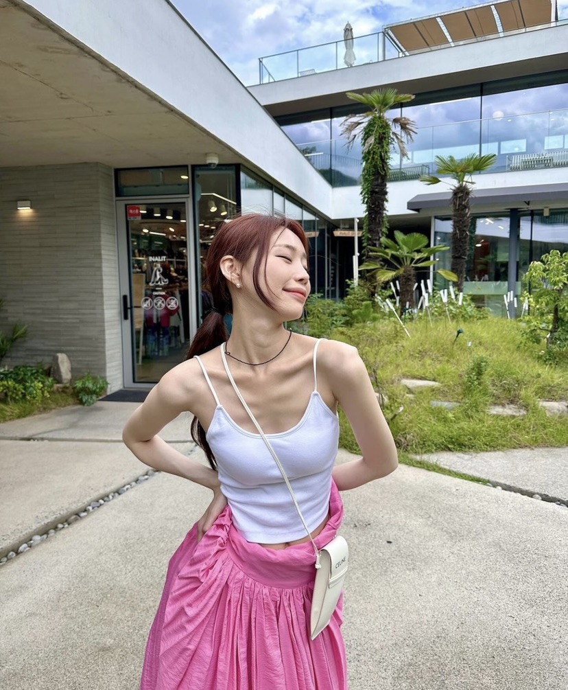 ROUGH東大門代購女裝新品時尚休閑25春夏推薦熱賣真品吊帶背心ROUGH吊帶/背心