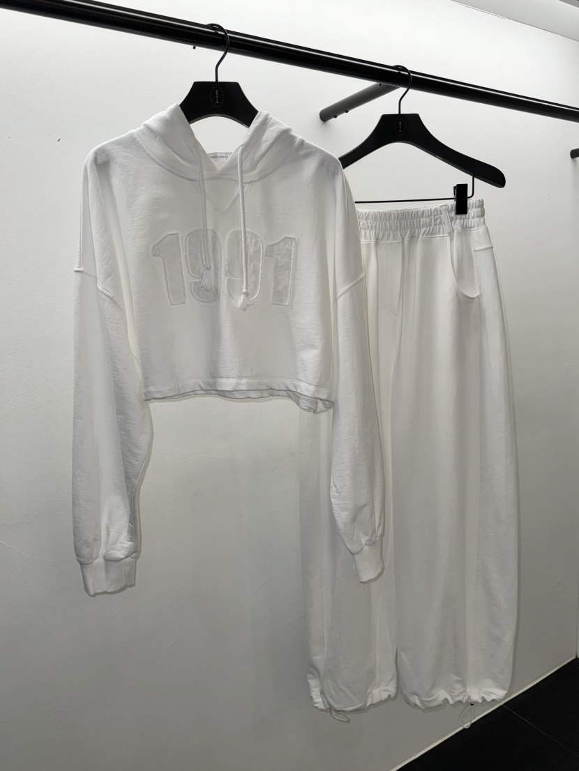 NOCTURNAL VIBE東大門代購女士新品人氣職業熱賣時尚25春夏套裝NOCTURNAL VIBE套裝