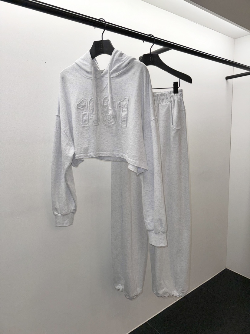 NOCTURNAL VIBE東大門代購女士新品人氣職業熱賣時尚25春夏套裝NOCTURNAL VIBE套裝