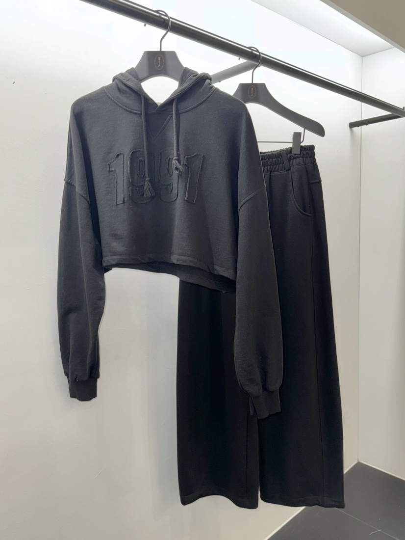 NOCTURNAL VIBE東大門代購女士新品人氣職業熱賣時尚25春夏套裝NOCTURNAL VIBE套裝