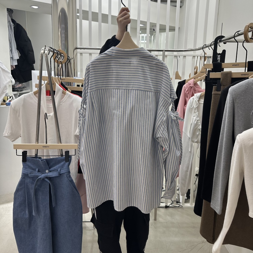 VENEFIT韓國直郵東大門實拍女裝新品時尚真品休閑襯衫蕾絲衫VENEFIT/JENNIE襯衫/蕾絲衫