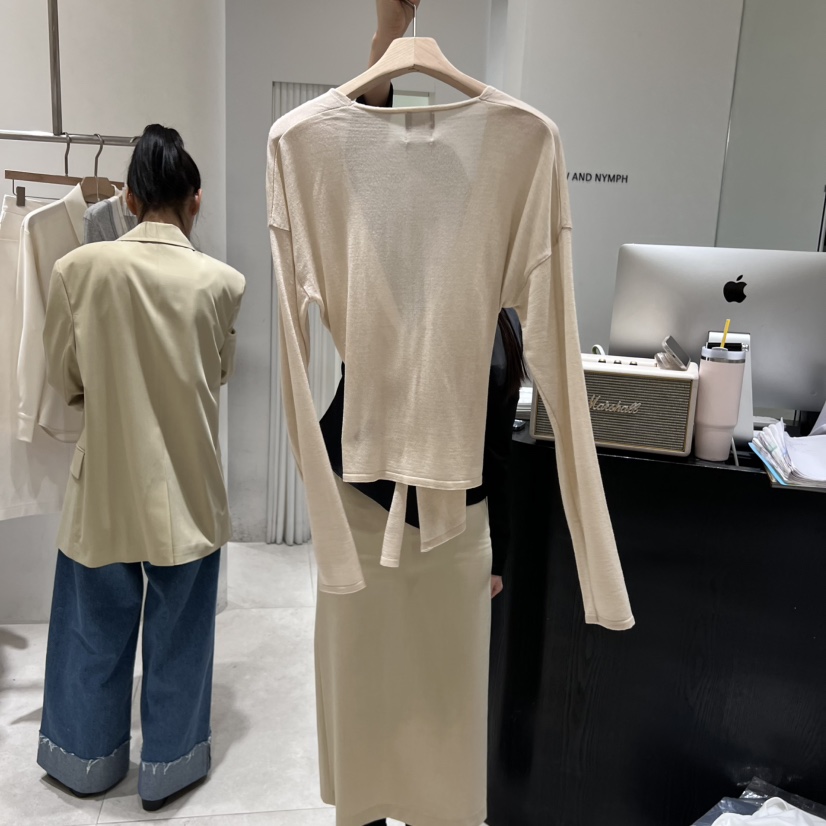GLOW AND NYMPH韓國直郵女裝新款時尚人氣熱賣針織衫天絲GLOW AND NYMPH針織衫