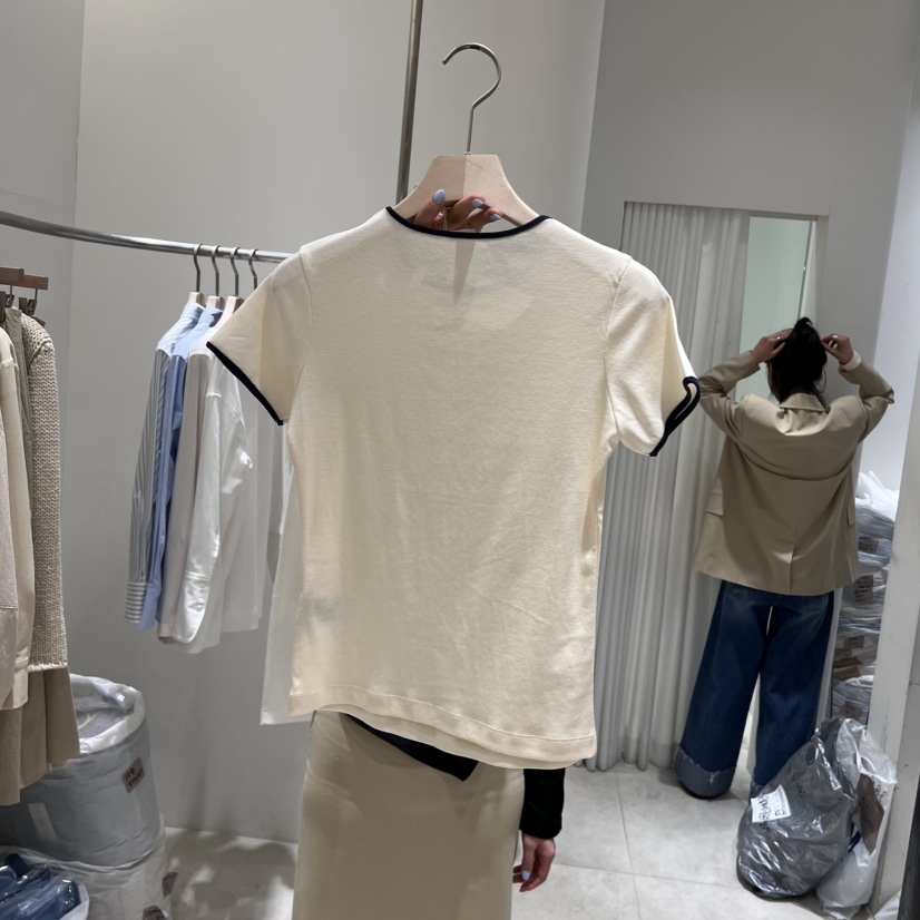 GLOW AND NYMPH韓國直郵女裝新款真品熱賣人氣25春夏推薦T恤GLOW AND NYMPHT恤