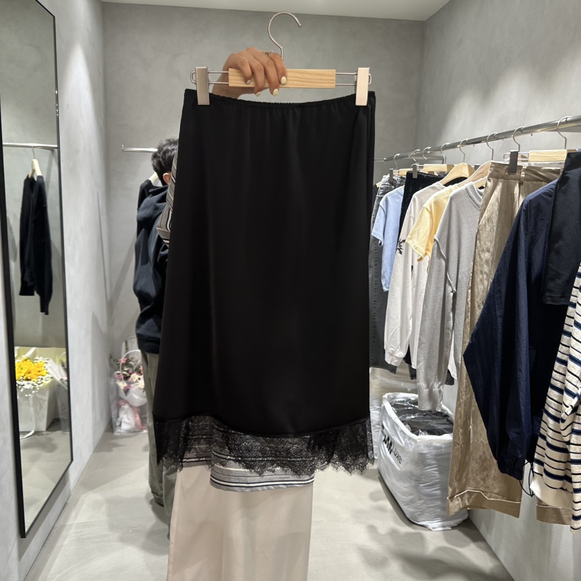 X-MOOD韓國直郵東大門實拍女裝新品真品推薦人氣時尚長裙蕾絲X-MOOD長裙圖色2