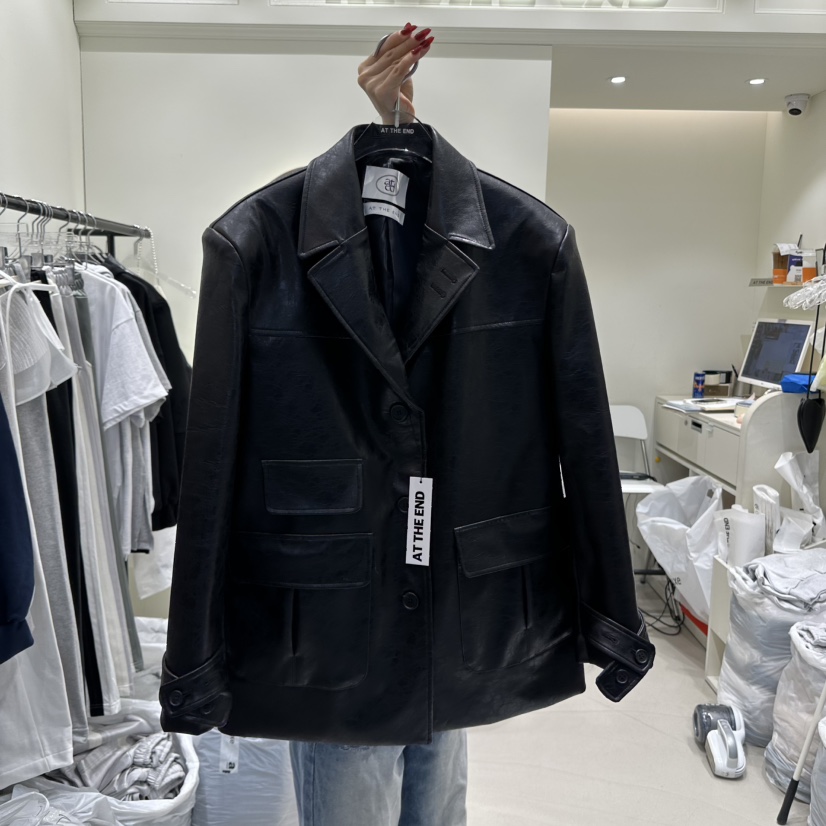 AT THE END韓國直郵東大門代購女裝新品休閑熱賣25春夏皮衣AT THE END皮衣圖色2